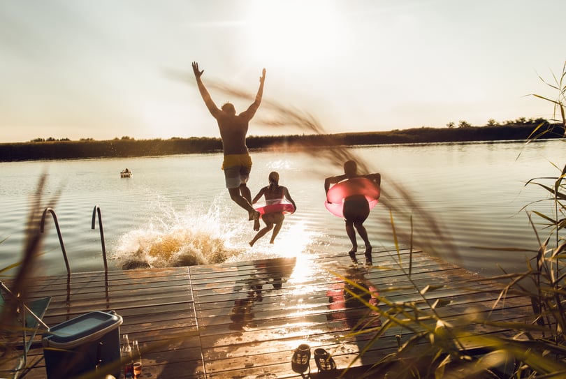 Image_FamilySummerLake