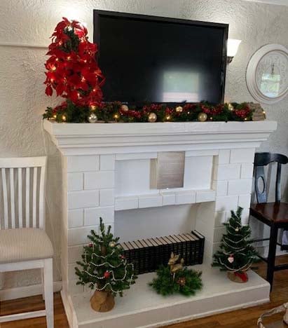 Decorations on Mantle