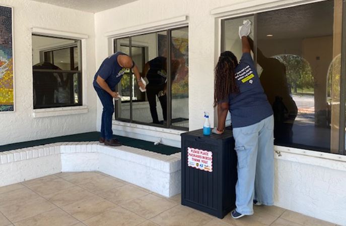 Picture1 - cleaning windows