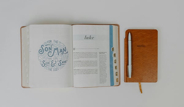 Study Bible open to Luke